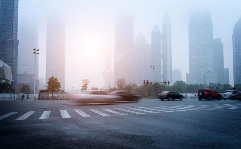 Verkeersopstoppingen in een modern stadscentrum Verkeersopstoppingen in een modern stadscentrum